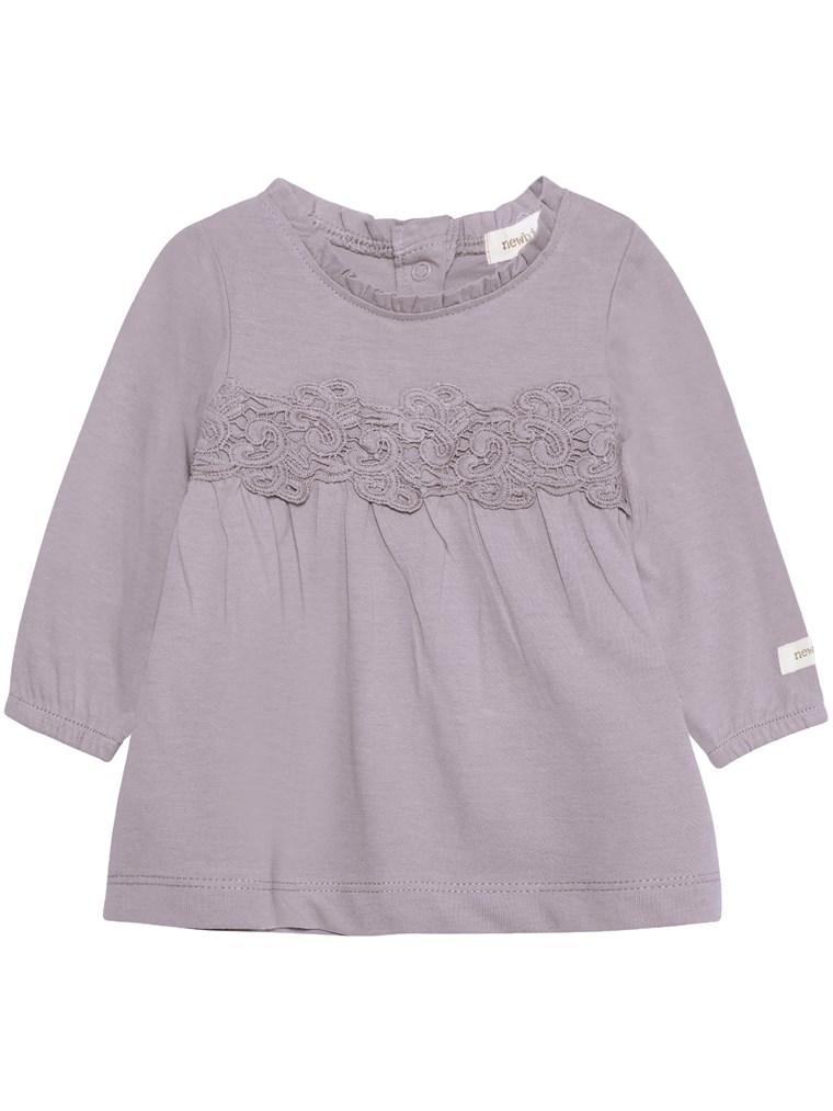 Baby top with lace