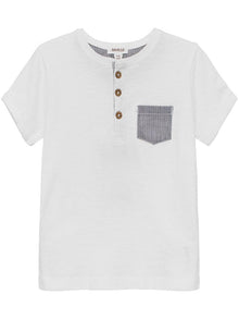T-shirt with chest pocket