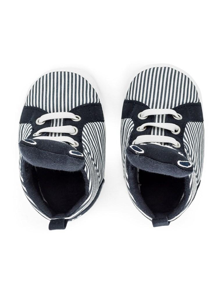 Baby shoes with bear ears
